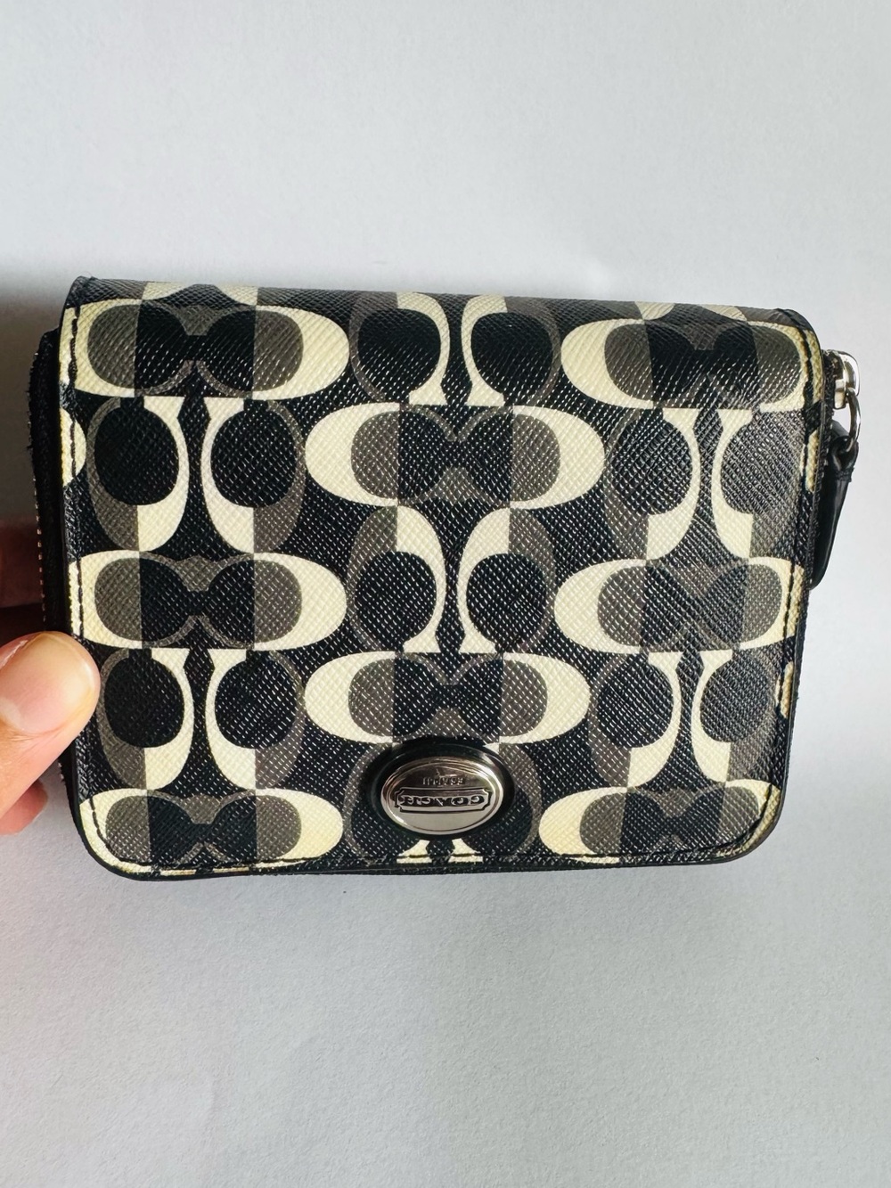 Coach Peyton Dream CC Medium Wallet Black White F51594